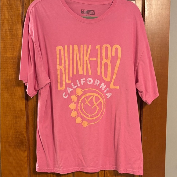 Tops - Blink 182 Size XL Pink T-Shirt